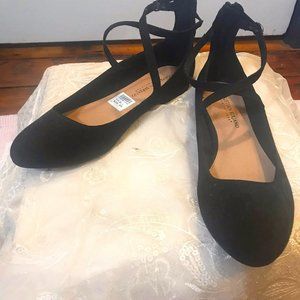 Ballet flats with crisscross accent, 8.5, NEW without TAGS